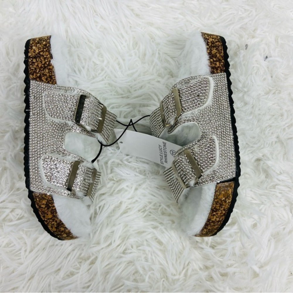 NWT EPIC STEP Lucy silver fur lined rhinestone girls buckle slides size 11